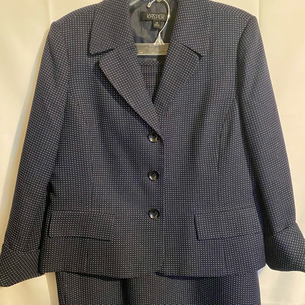 Kasper Women's 2-Piece Blue with White Polka Dots Skirt Suit Set Size 14 Midi - Picture 13 of 16
